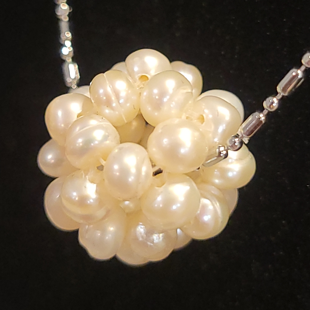Fresh Water Pearl White Floral Pendant - Picture 4 of 6
